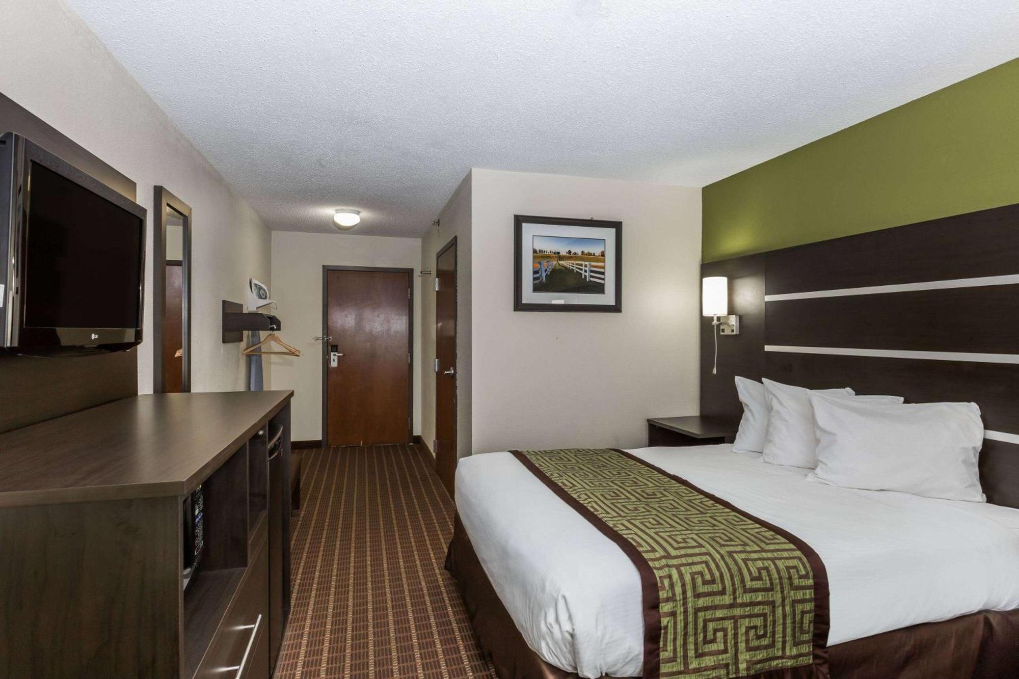 Baymont By Wyndham Louisville South I 65 Brooks Exteriér fotografie