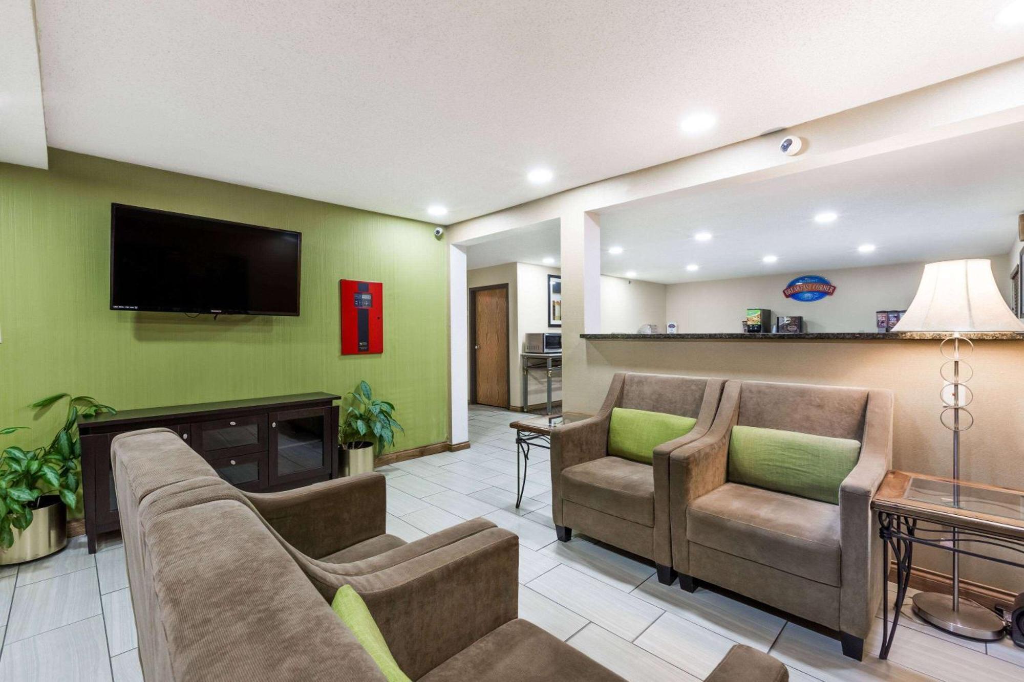 Baymont By Wyndham Louisville South I 65 Brooks Exteriér fotografie